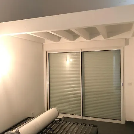 Appartement Récent, Proche Centre Ancien
